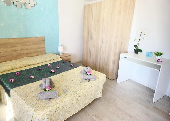 Casa vacanze Daniel Beachfront, 2 Wifi Free *