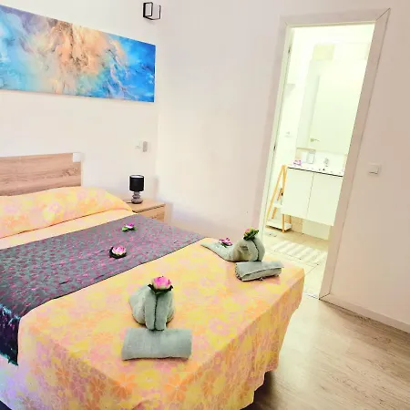 Casa de Férias Daniel Beachfront, 2 Wifi Free Playa de las Americas (Tenerife)